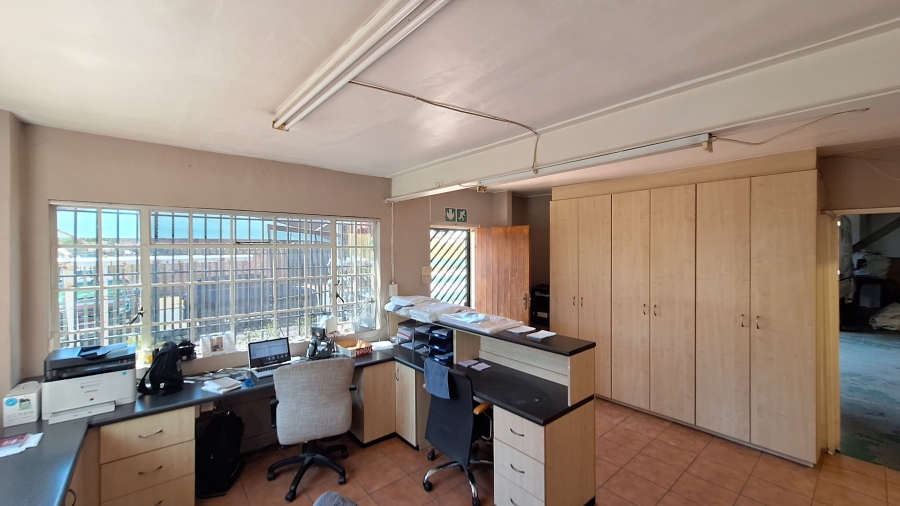 To Let commercial Property for Rent in Robertville Gauteng