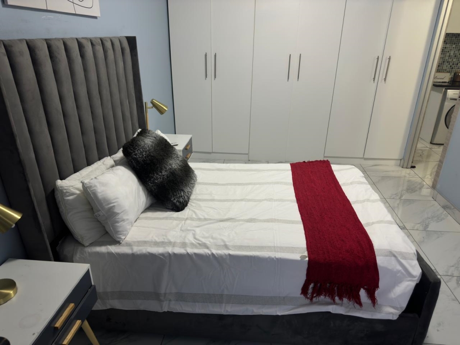 To Let 1 Bedroom Property for Rent in Sandown Gauteng