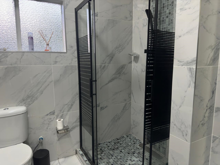 To Let 1 Bedroom Property for Rent in Sandown Gauteng