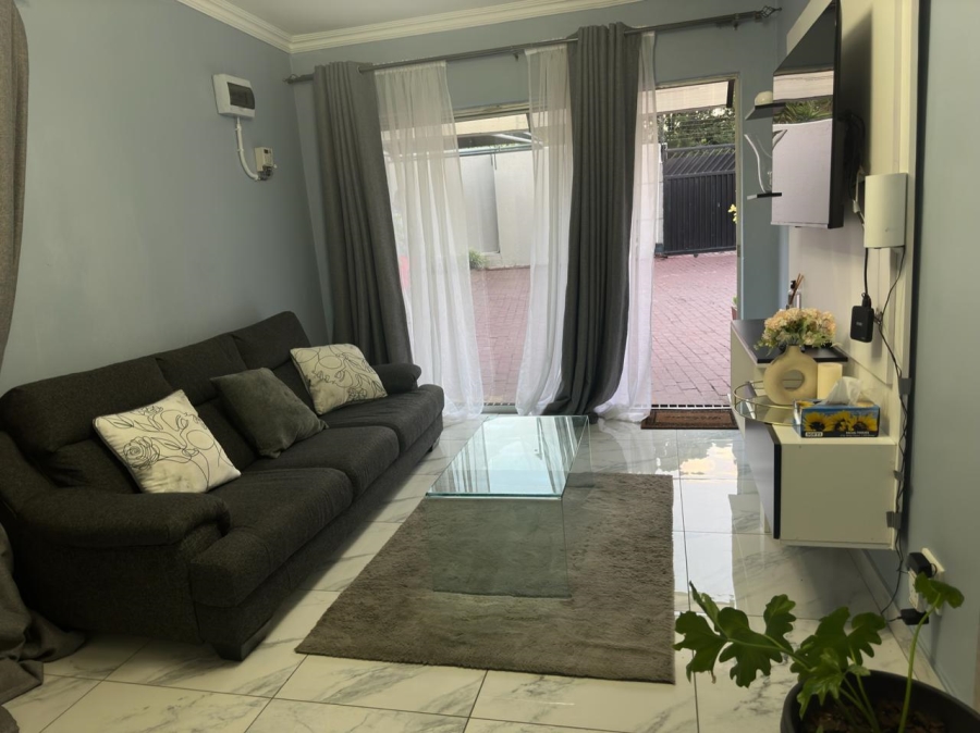 To Let 1 Bedroom Property for Rent in Sandown Gauteng