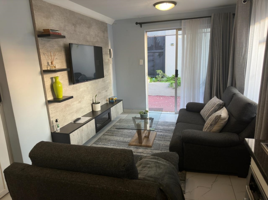 To Let 1 Bedroom Property for Rent in Sandown Gauteng