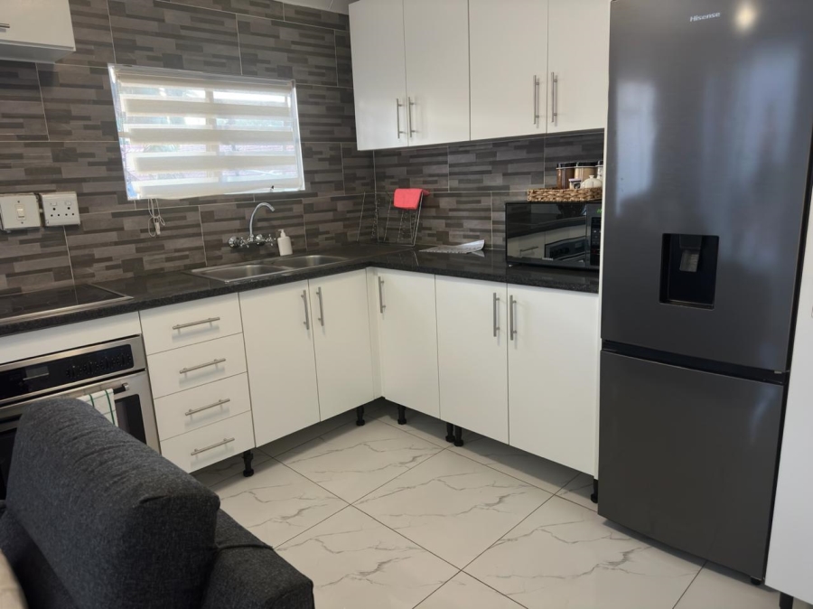 To Let 1 Bedroom Property for Rent in Sandown Gauteng