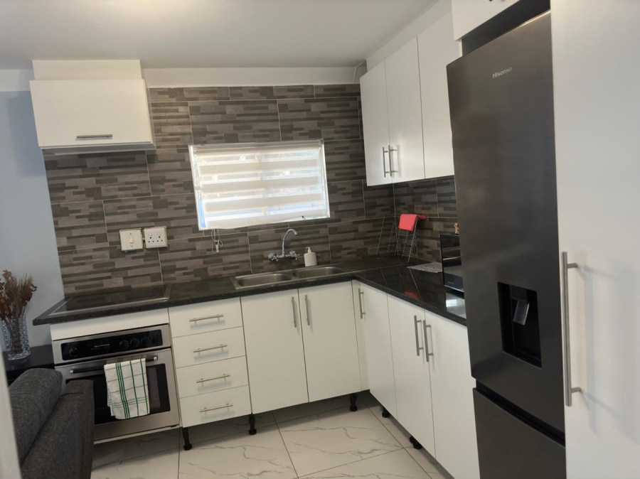 To Let 1 Bedroom Property for Rent in Sandown Gauteng