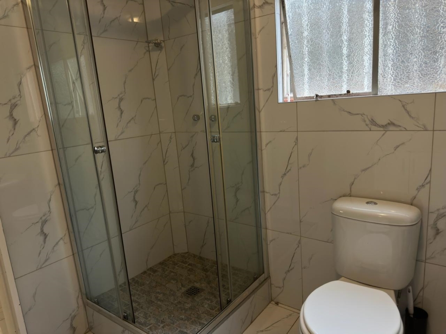 To Let 1 Bedroom Property for Rent in Sandown Gauteng