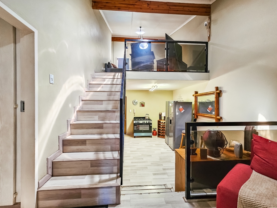 4 Bedroom Property for Sale in Garsfontein Gauteng