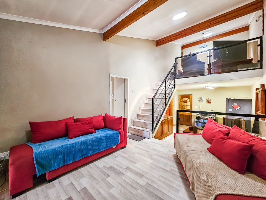 4 Bedroom Property for Sale in Garsfontein Gauteng
