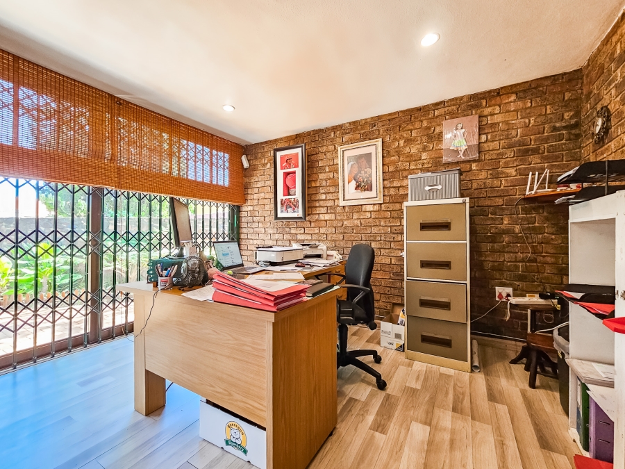 4 Bedroom Property for Sale in Garsfontein Gauteng
