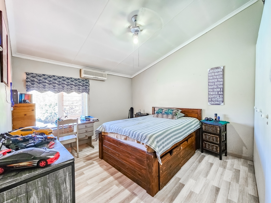 4 Bedroom Property for Sale in Garsfontein Gauteng