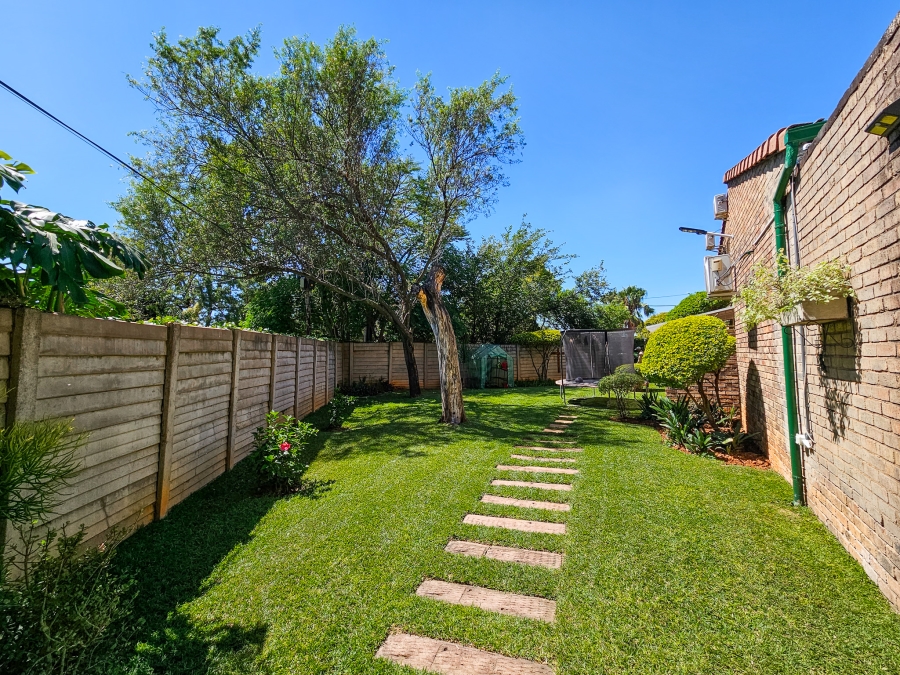 4 Bedroom Property for Sale in Garsfontein Gauteng