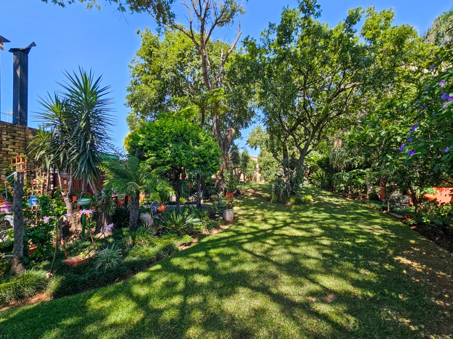 4 Bedroom Property for Sale in Garsfontein Gauteng