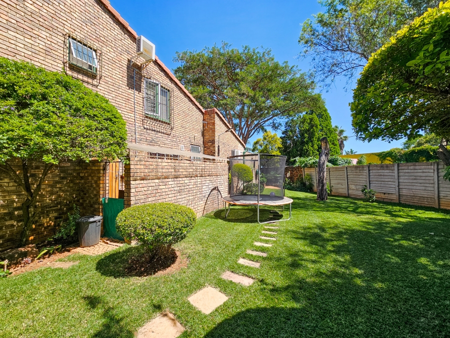 4 Bedroom Property for Sale in Garsfontein Gauteng