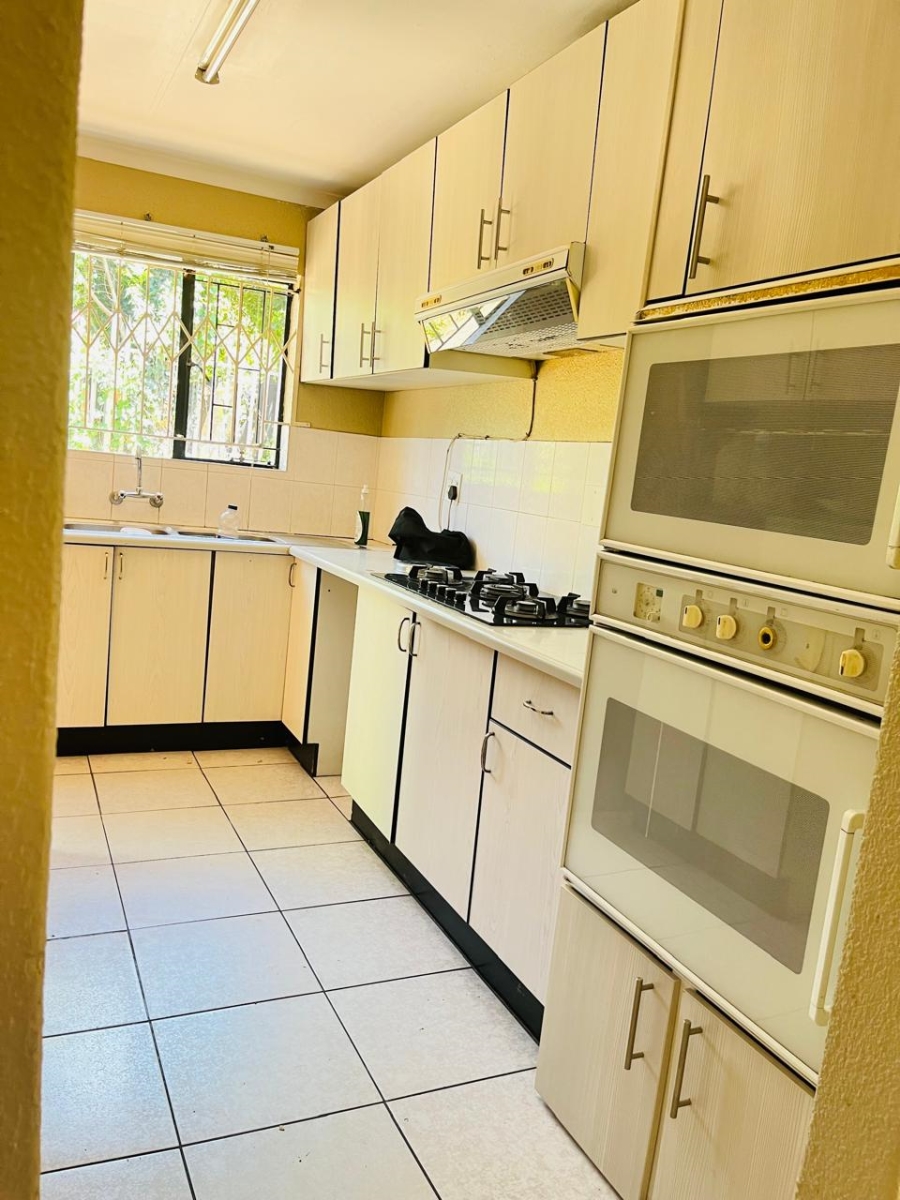 To Let 4 Bedroom Property for Rent in Country View Gauteng