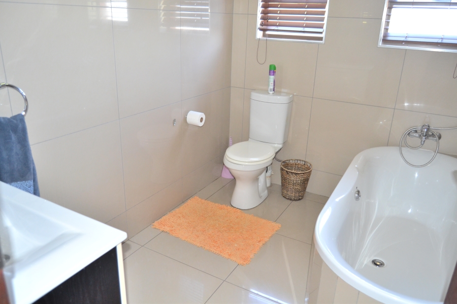 4 Bedroom Property for Sale in Stone Ridge Gauteng