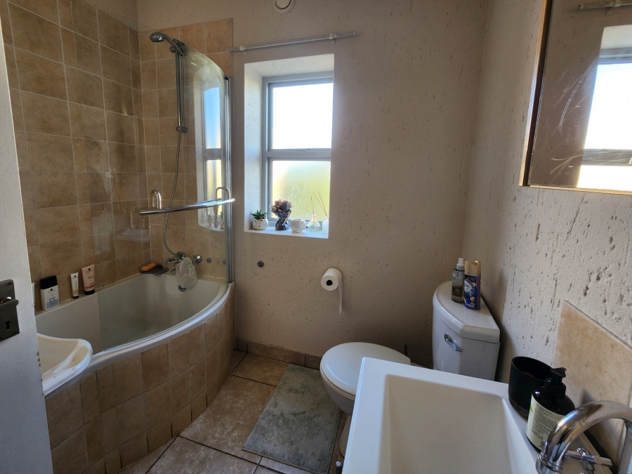 2 Bedroom Property for Sale in Lonehill Gauteng