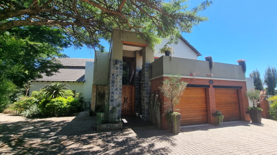 6 Bedroom Property for Sale in Willow Acres Gauteng