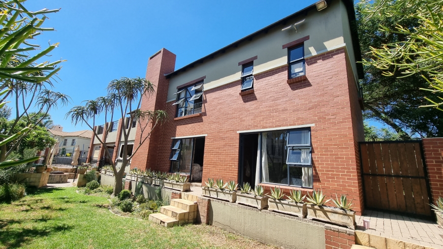 6 Bedroom Property for Sale in Willow Acres Gauteng