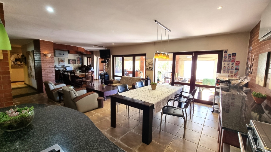 6 Bedroom Property for Sale in Willow Acres Gauteng