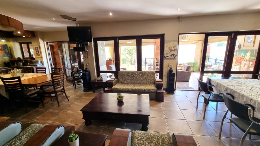 6 Bedroom Property for Sale in Willow Acres Gauteng