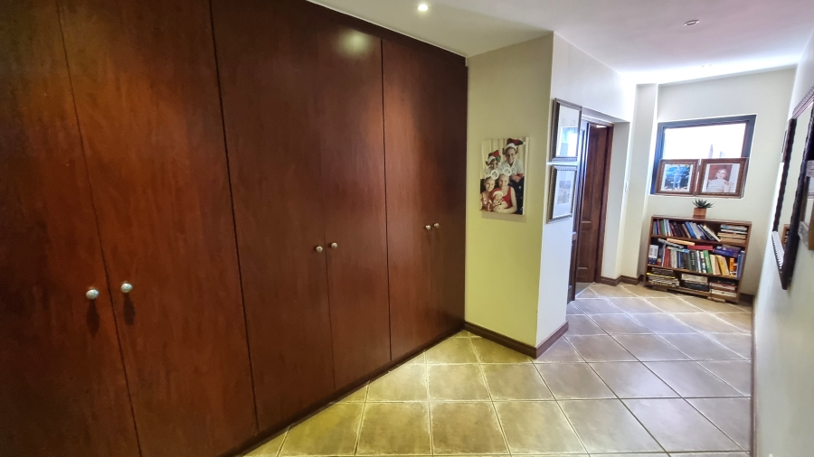 6 Bedroom Property for Sale in Willow Acres Gauteng