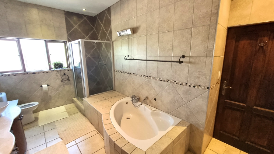 6 Bedroom Property for Sale in Willow Acres Gauteng