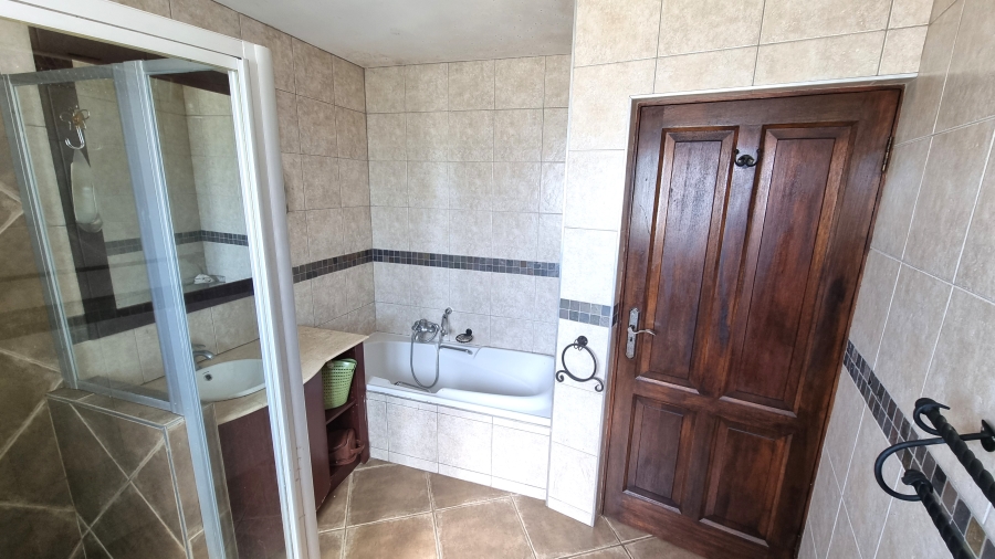 6 Bedroom Property for Sale in Willow Acres Gauteng