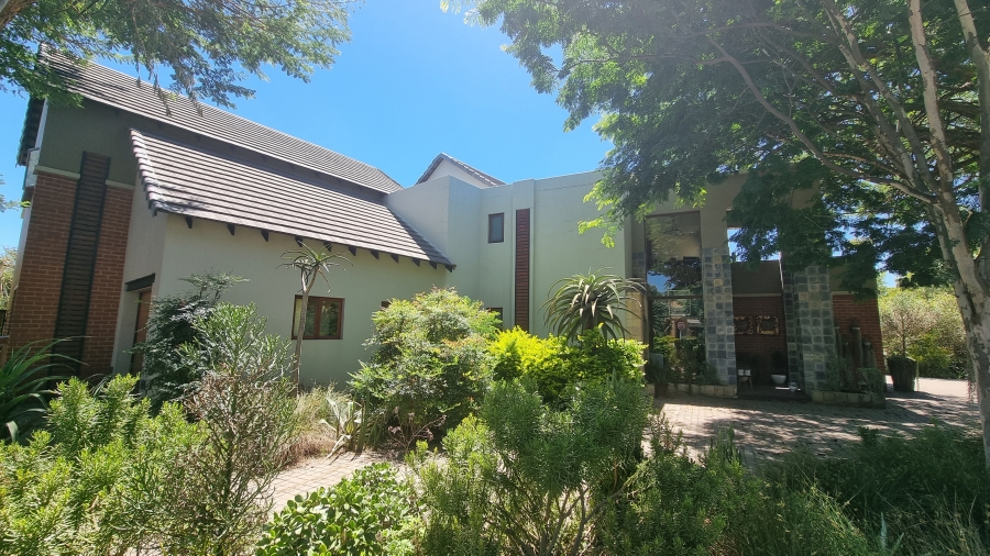 6 Bedroom Property for Sale in Willow Acres Gauteng