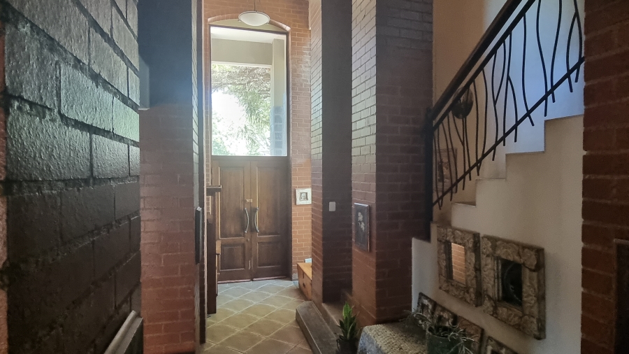 6 Bedroom Property for Sale in Willow Acres Gauteng