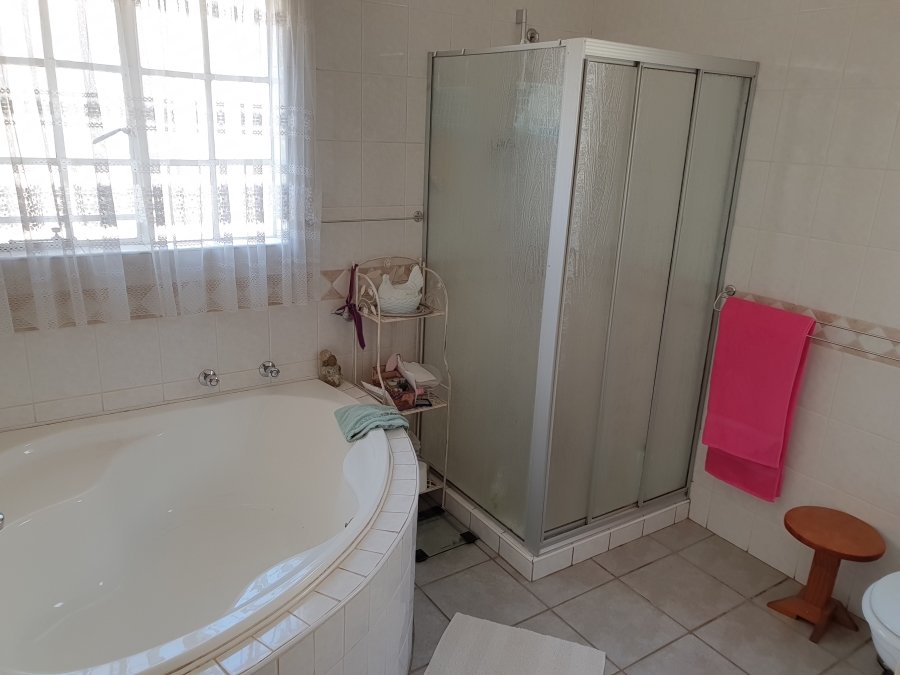 3 Bedroom Property for Sale in Eldoraigne Gauteng