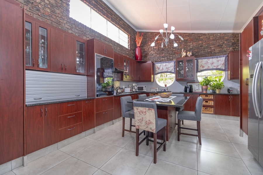 4 Bedroom Property for Sale in Overkruin Gauteng