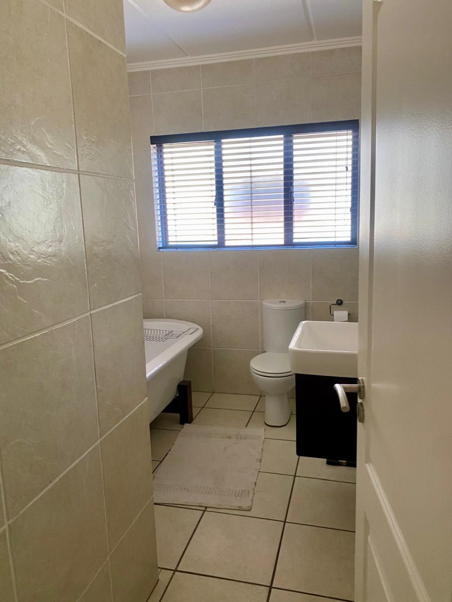 To Let 2 Bedroom Property for Rent in Sunninghill Gauteng