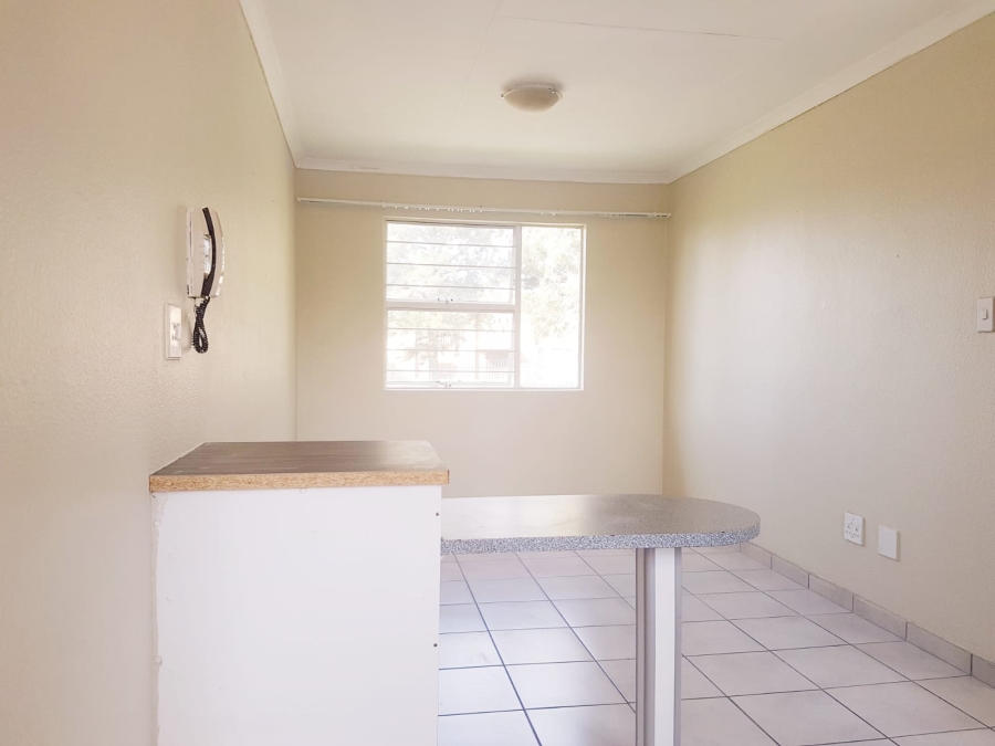 1 Bedroom Property for Sale in Ormonde Gauteng