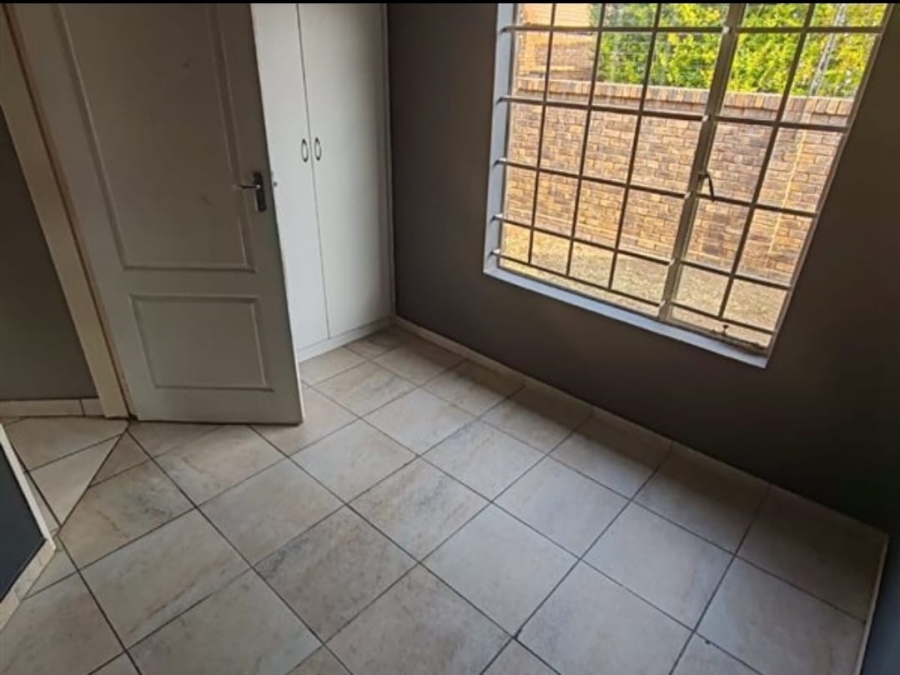 To Let 2 Bedroom Property for Rent in Andeon Gauteng