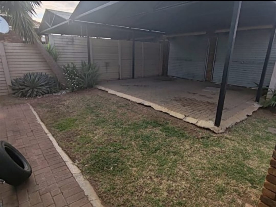 To Let 2 Bedroom Property for Rent in Andeon Gauteng