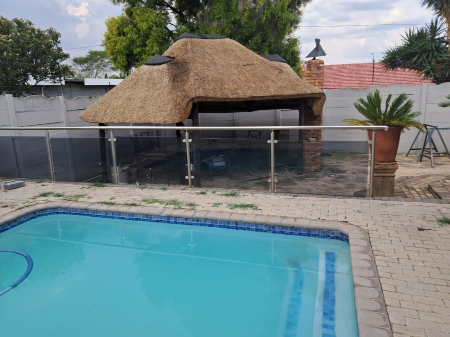 6 Bedroom Property for Sale in Edendale Gauteng