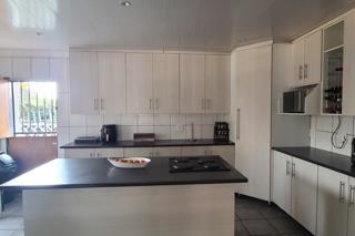 6 Bedroom Property for Sale in Edendale Gauteng