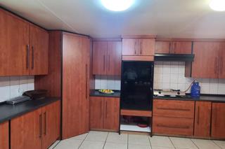 6 Bedroom Property for Sale in Edendale Gauteng