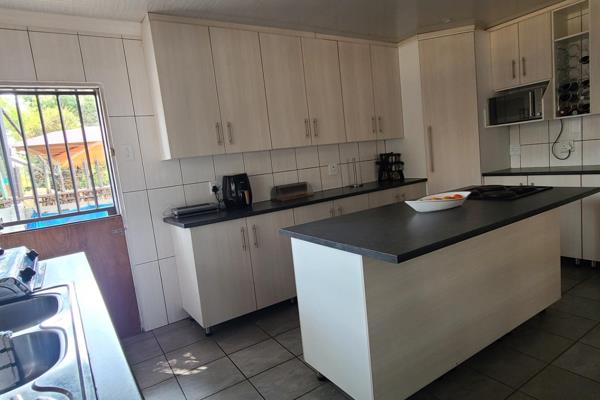 6 Bedroom Property for Sale in Edendale Gauteng