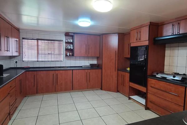 6 Bedroom Property for Sale in Edendale Gauteng