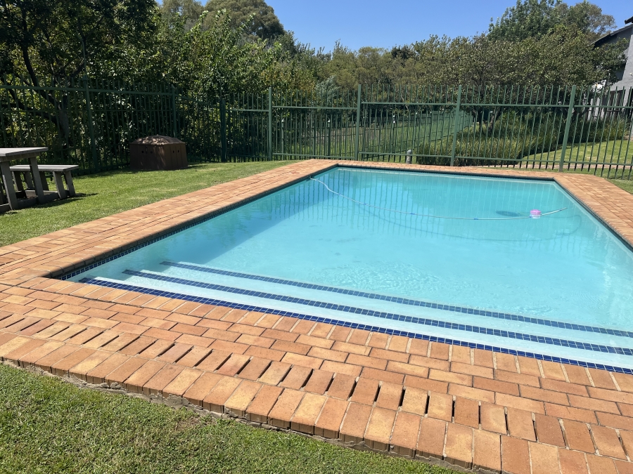 To Let 2 Bedroom Property for Rent in Paulshof Gauteng