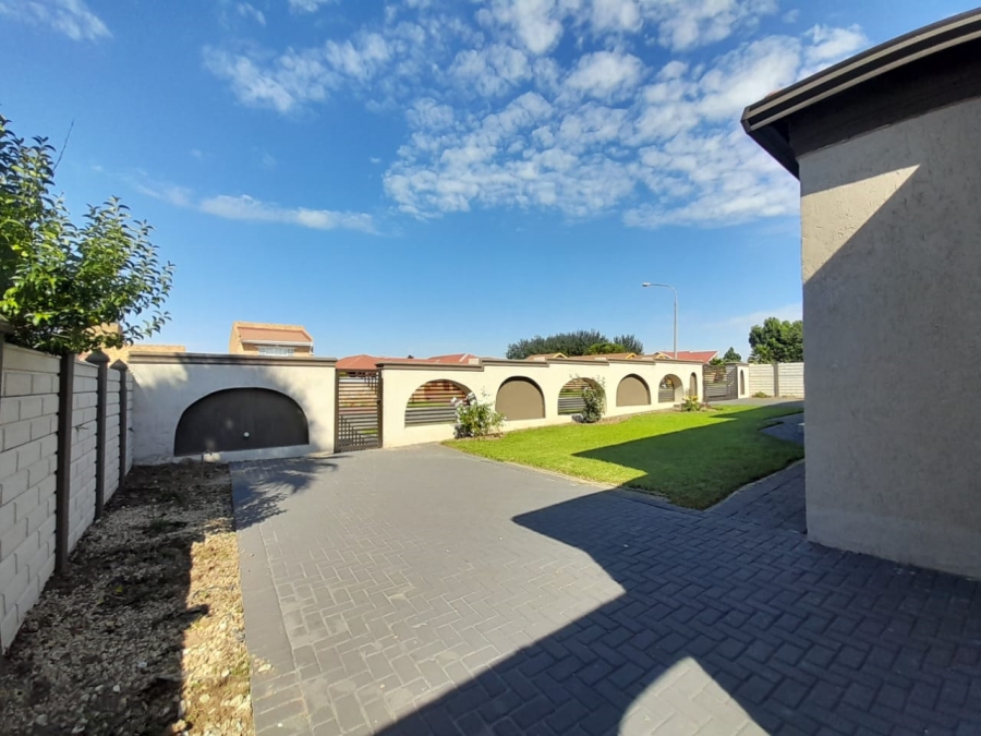 3 Bedroom Property for Sale in Bonanne Gauteng