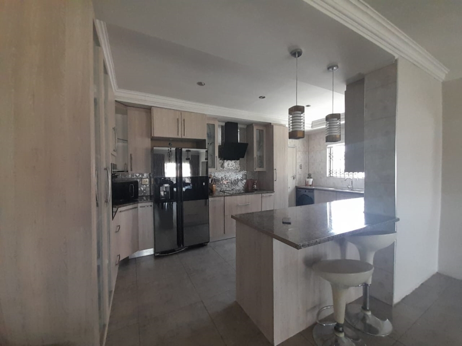 3 Bedroom Property for Sale in Bonanne Gauteng