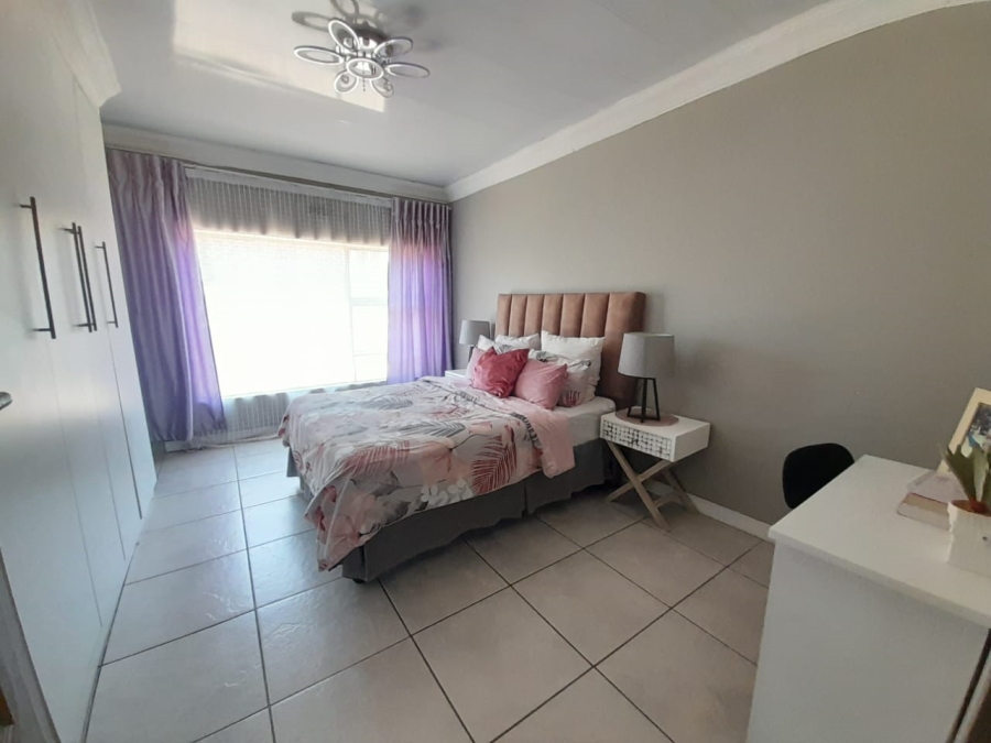 3 Bedroom Property for Sale in Bonanne Gauteng