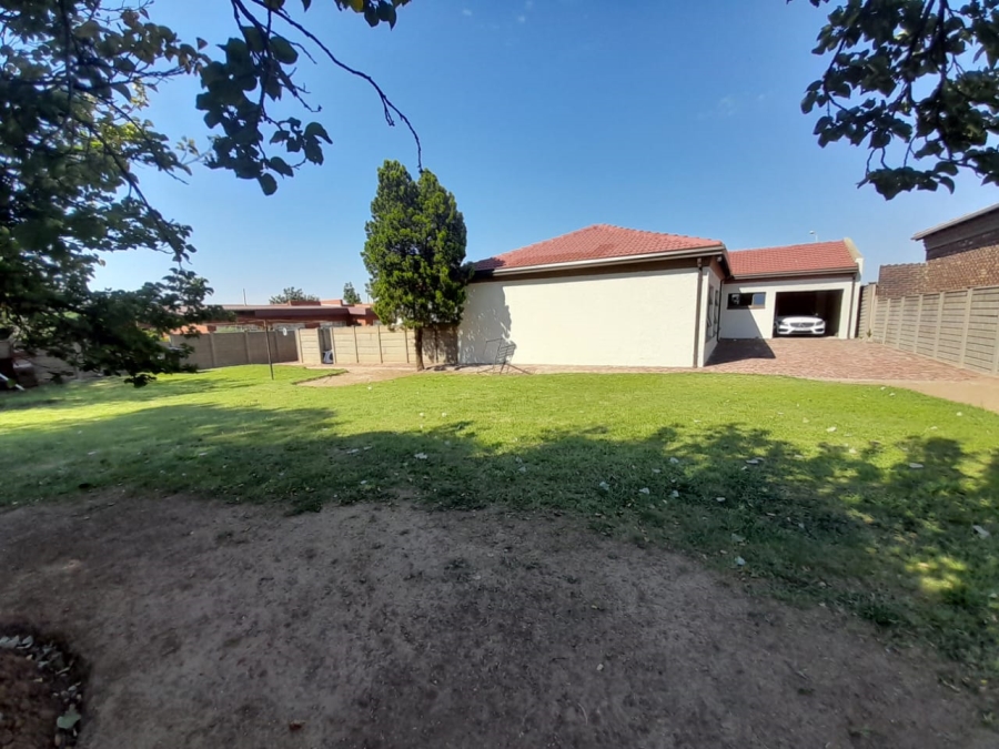 3 Bedroom Property for Sale in Bonanne Gauteng