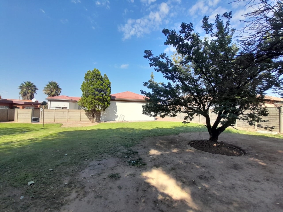 3 Bedroom Property for Sale in Bonanne Gauteng