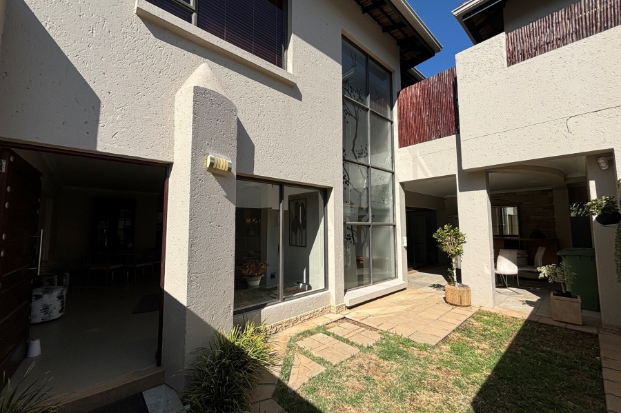 To Let 3 Bedroom Property for Rent in Hyde Park Gauteng