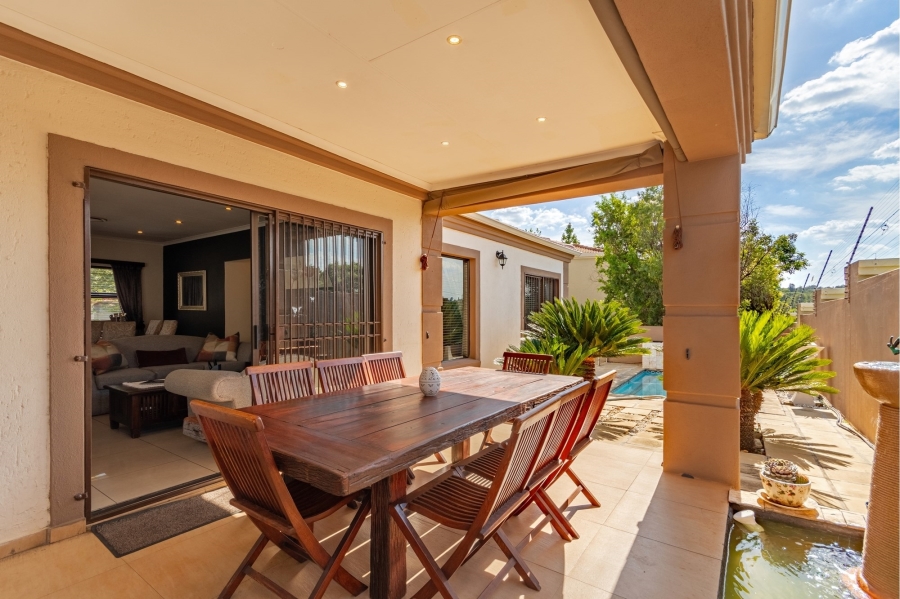 3 Bedroom Property for Sale in Douglasdale Gauteng