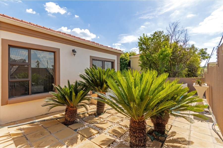 3 Bedroom Property for Sale in Douglasdale Gauteng