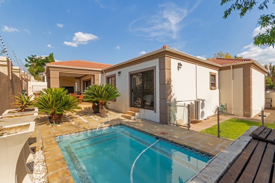 3 Bedroom Property for Sale in Douglasdale Gauteng