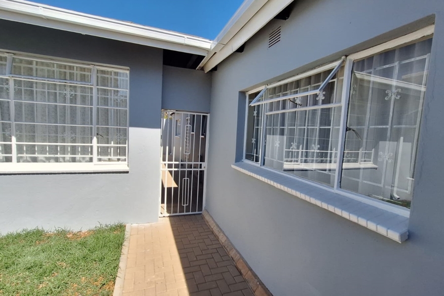 3 Bedroom Property for Sale in Orange Grove Gauteng