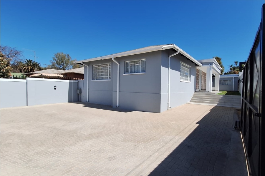 3 Bedroom Property for Sale in Orange Grove Gauteng